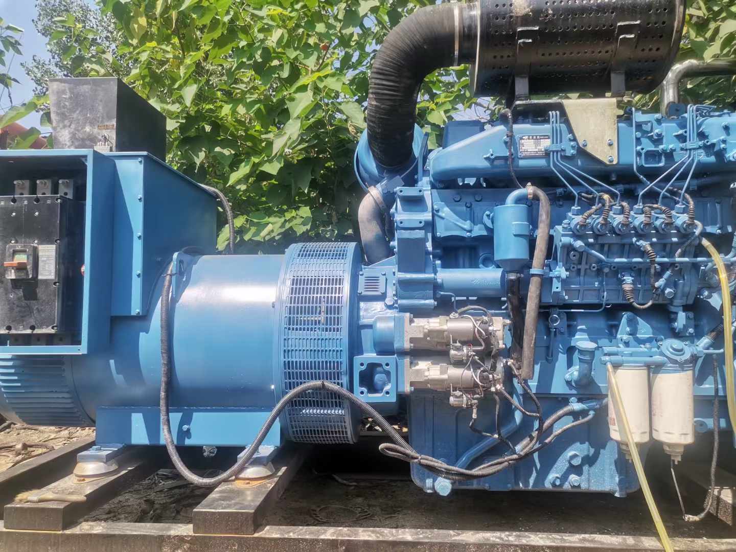 杨浦详细说明降低 800kW 柴油发电机输出电流波动的方法