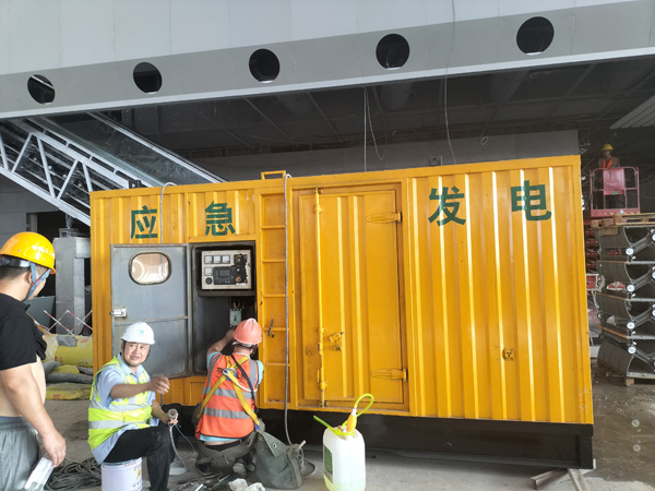 杨浦怎样判断空气滤清器是否需要更换？
